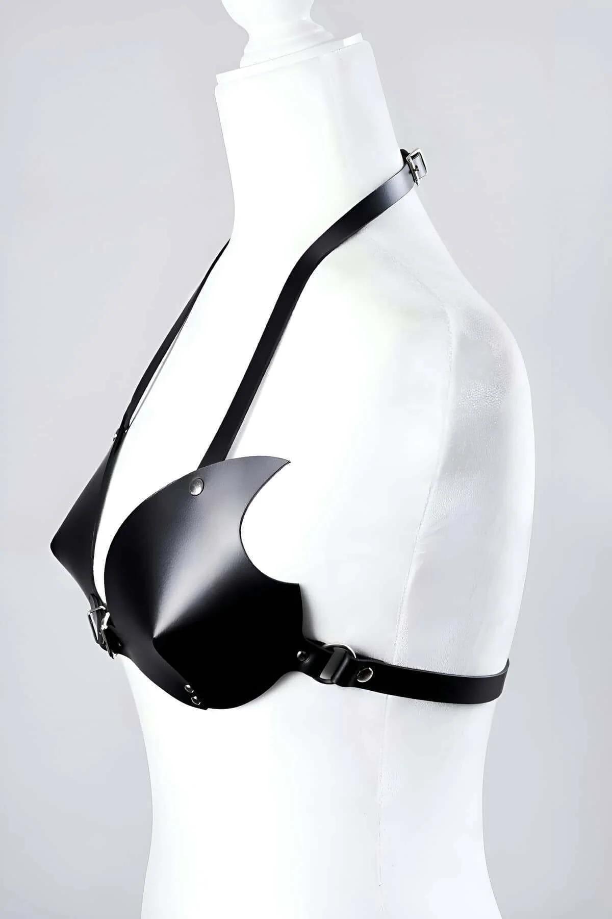 Ayarlanabilir halter askılı ve uyumlu çoker boyunluklu siyah suni deri sütyen harness