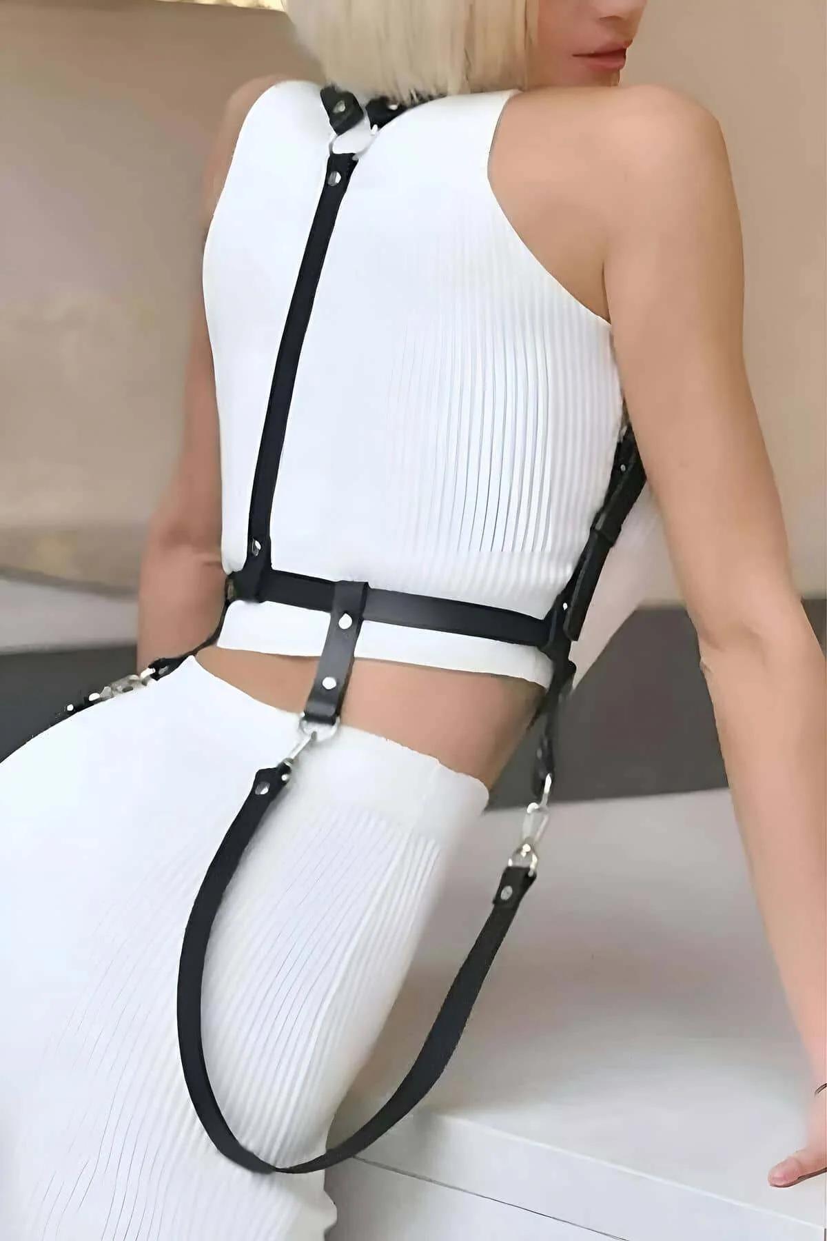 Gümüş donanımlı ayarlanabilir siyah deri harness omuz bantları arka görünüm