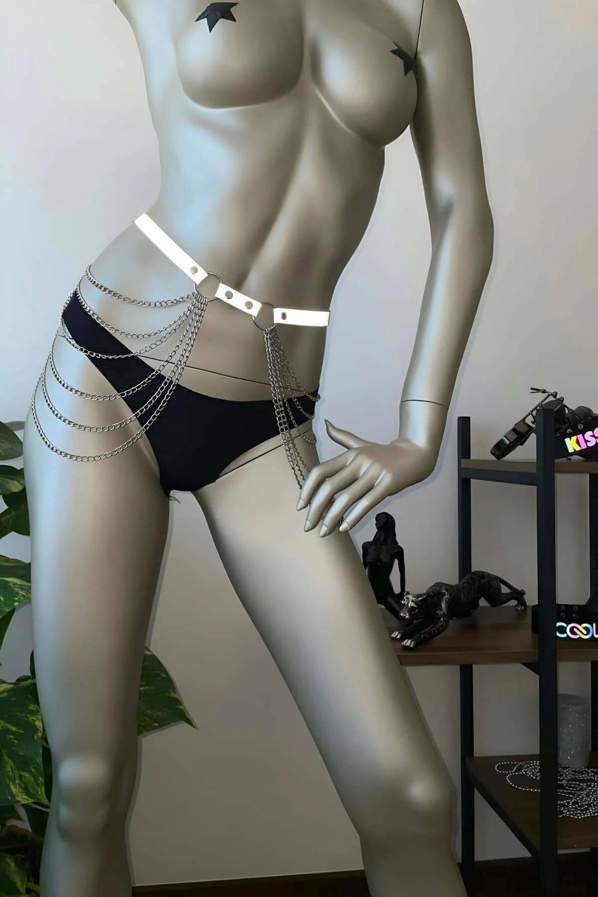 Doğal belde giyilen gümüş D-halka ve katmanlı dökümlü zincirli beyaz reflektör zincir bel harness