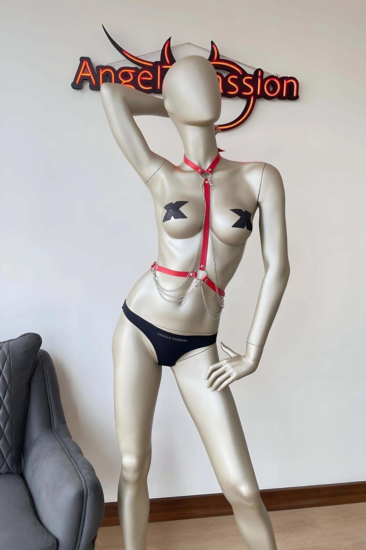 belde 3 katmanlı gümüş zincir sarkıtlı kırmızı suni deri vücut harness yan açı