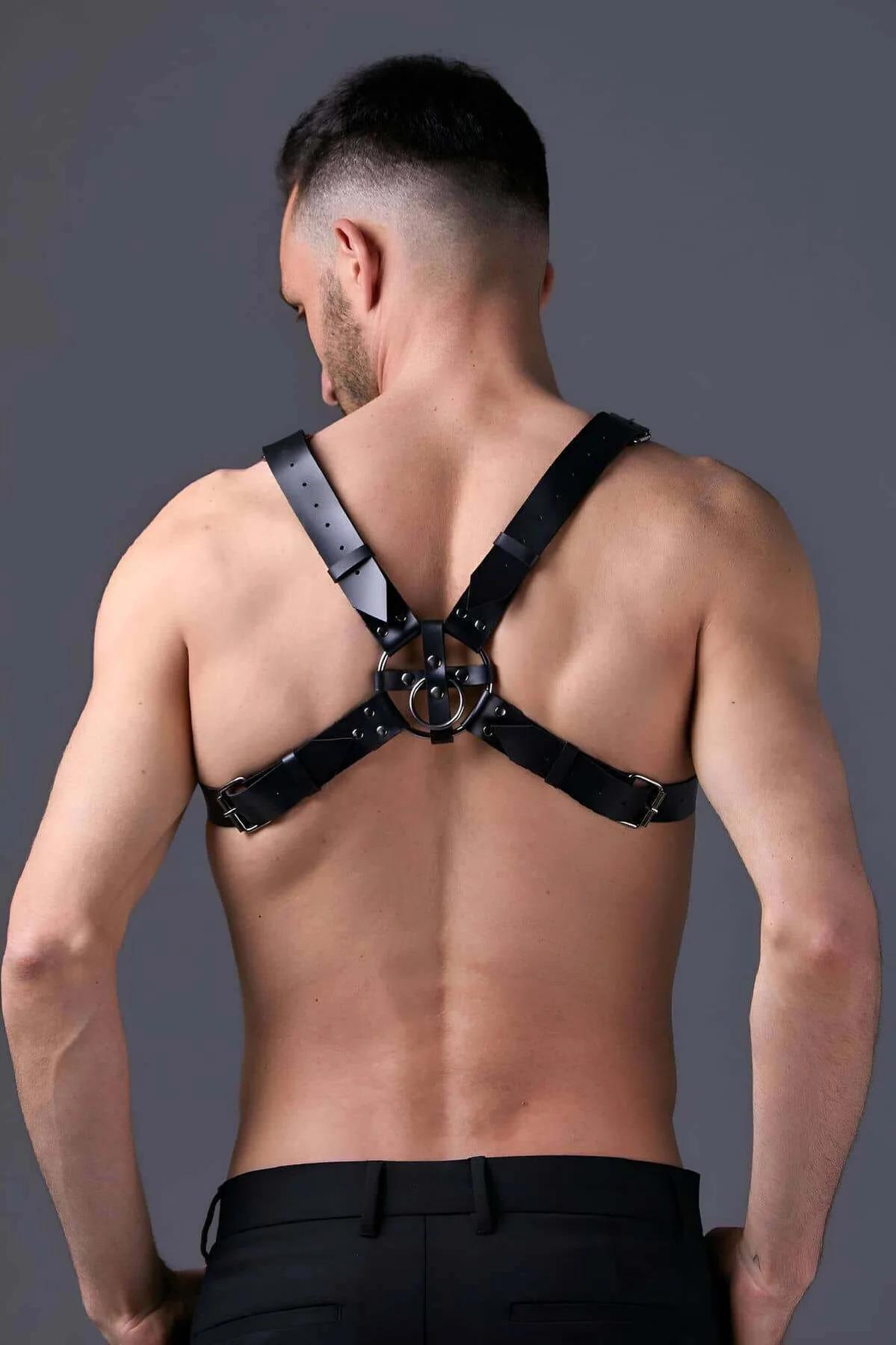 siyah suni deri harness tam gövde görünümü, kalça bandı ve bel çapa bağlantısı
