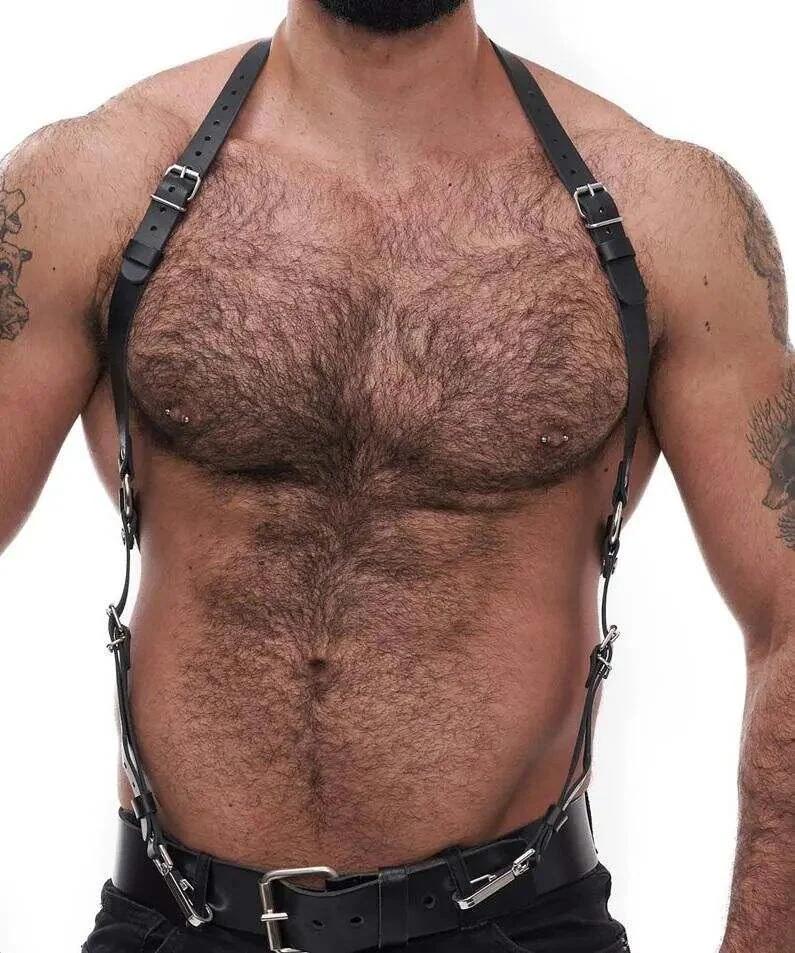 4 cm genişlikte bel bandı ve yan ayar tokaları gösteren siyah PU deri harness