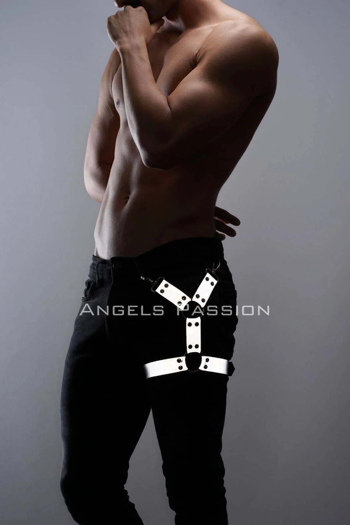 Perçin yapısı ve bel bandında çıtçıt kanca klipsi gösteren Y şekilli beyaz bacak harness askısı